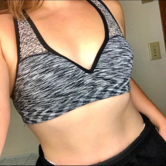 PINK Victoria’s Secret Grey Padded Sports Bra Sz S - Picture 1 of 4